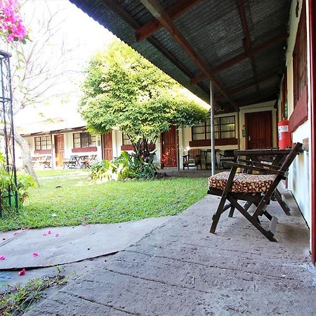 Zigzag Town Lodge Livingstone Buitenkant foto
