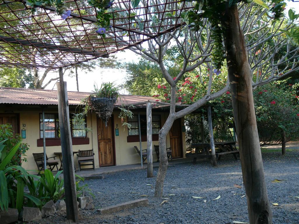 Zigzag Town Lodge Livingstone Buitenkant foto