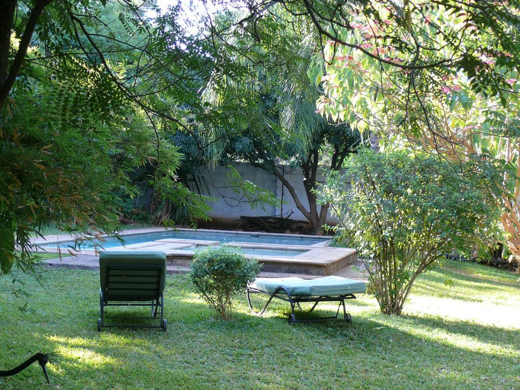 Zigzag Town Lodge Livingstone Buitenkant foto