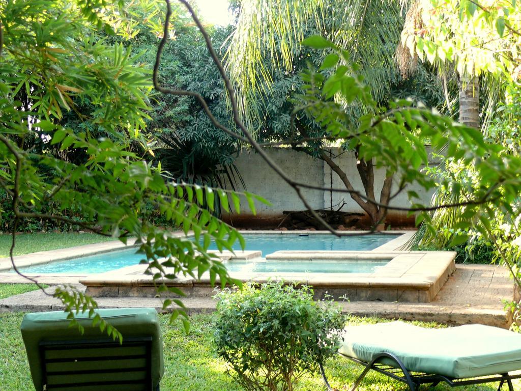 Zigzag Town Lodge Livingstone Buitenkant foto