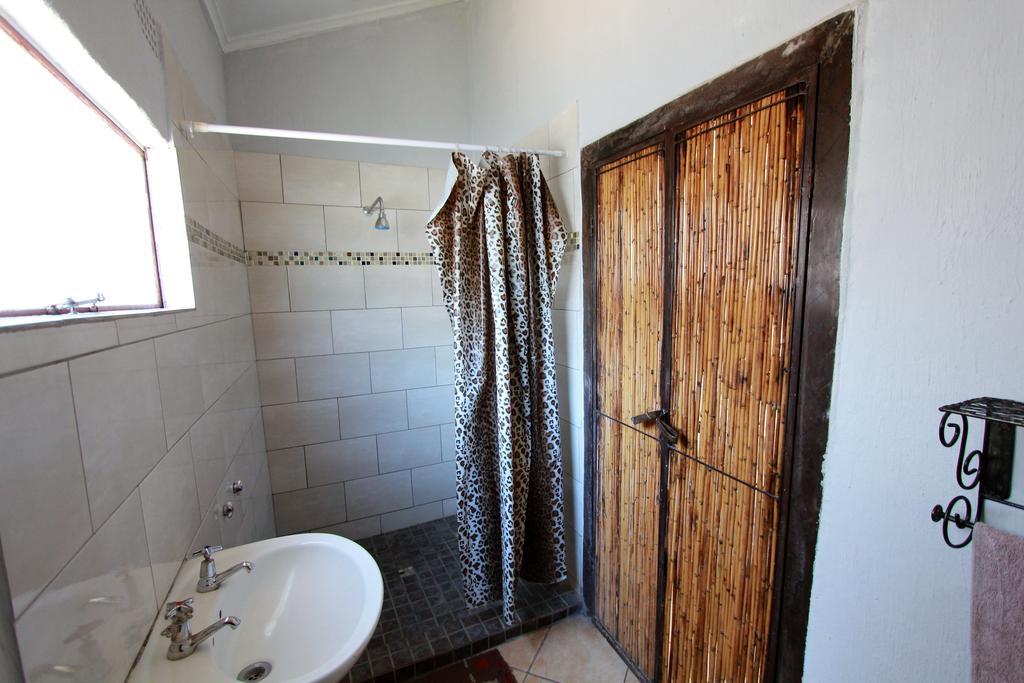 Zigzag Town Lodge Livingstone Buitenkant foto