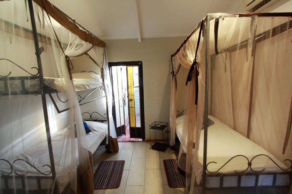 Zigzag Town Lodge Livingstone Buitenkant foto
