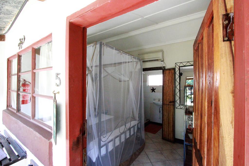 Zigzag Town Lodge Livingstone Buitenkant foto