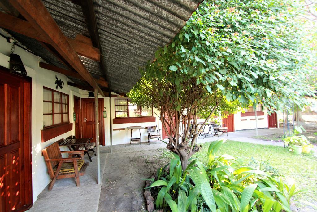Zigzag Town Lodge Livingstone Buitenkant foto